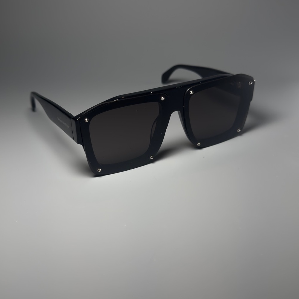 Alexander Mcqueen Black Rectangular Sunglasses - image 4